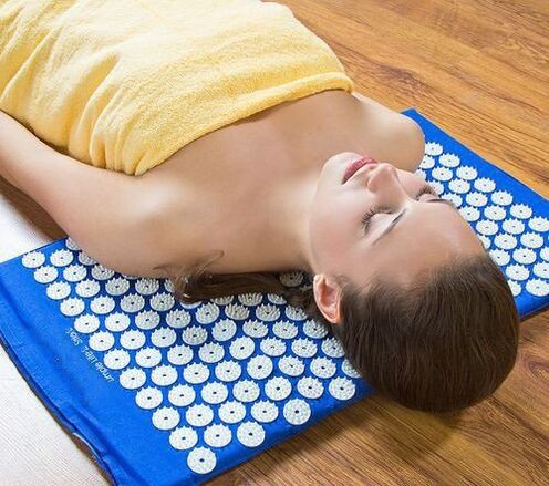 Aplikuesi Kuznetsov me osteokondrozë të qafës së mitrës